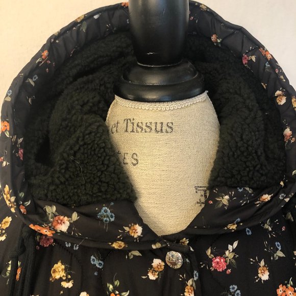 AUTHENTIC Elegant KHRISJOY Quilted Puffed Jacket: Size L - Picture 1 of 16